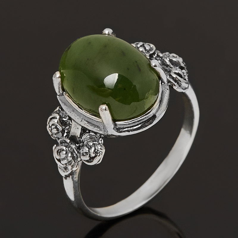Кольцо нефрит зеленый Россия (серебро 925 пр. оксидир.) размер 17,5