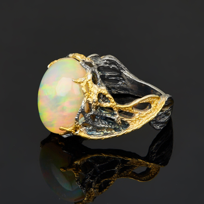 Кольцо опал благородный белый Эфиопия (серебро 925 пр. позолота, родир. черн.) размер 19