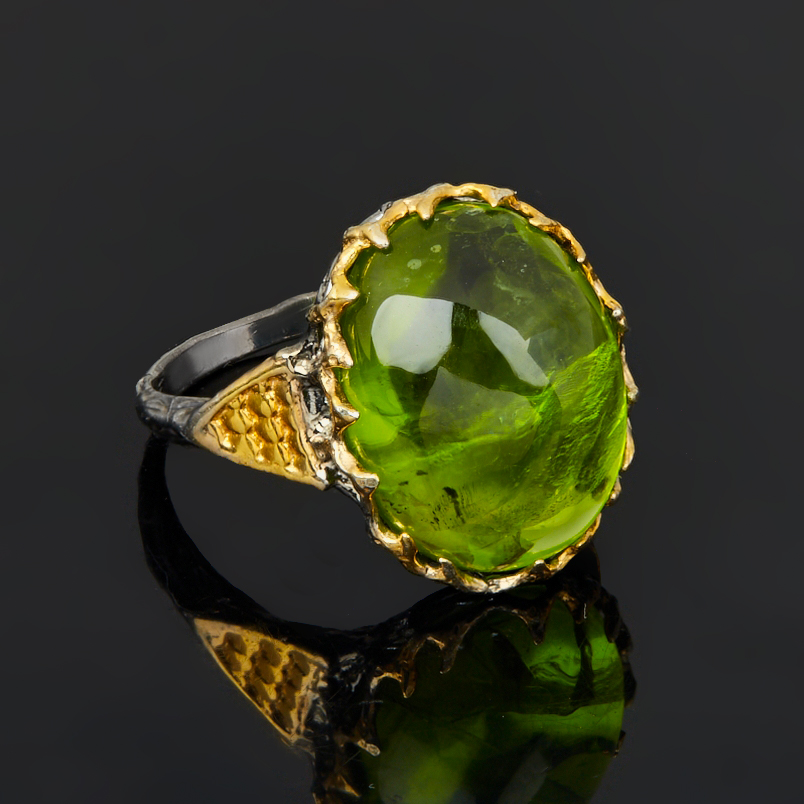 Кольцо хризолит США (серебро 925 пр. позолота, родир. черн.) размер 18