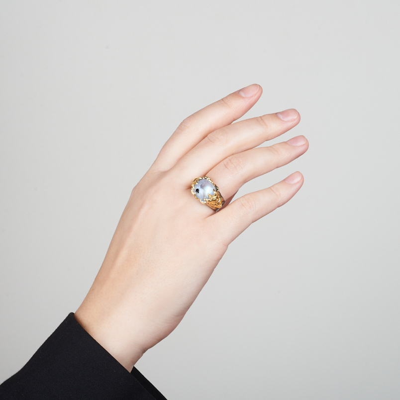 Кольцо лунный камень (адуляр) Индия (серебро 925 пр. родир. черн. позолота) размер 18,5