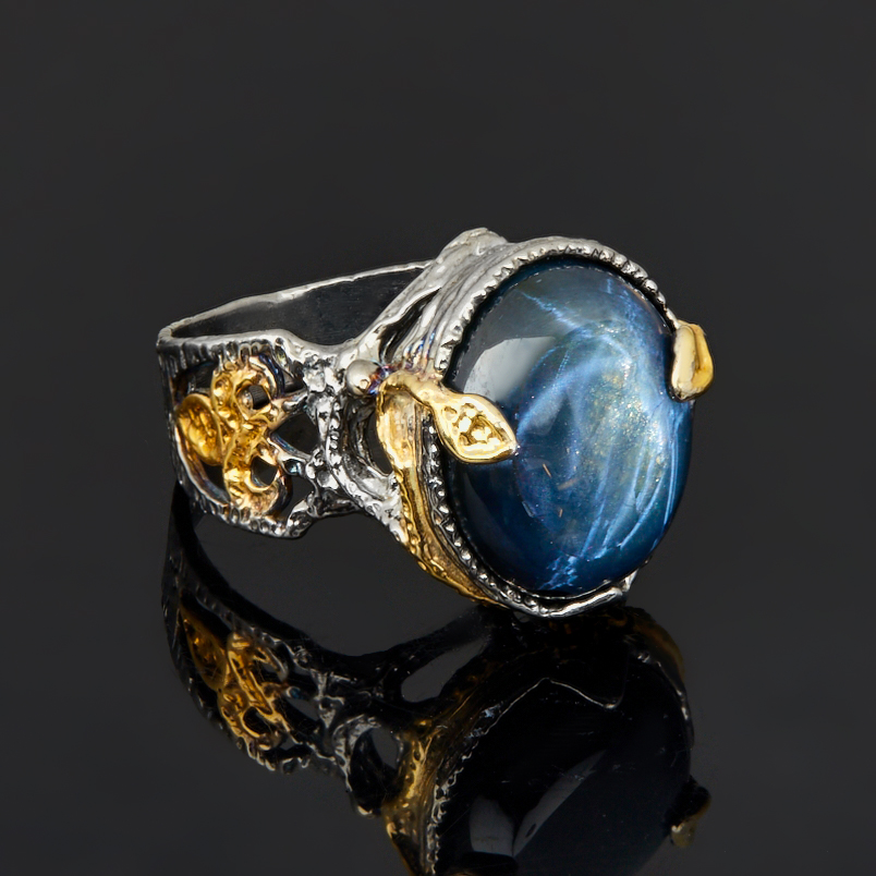 Кольцо звездчатый корунд Нигерия (серебро 925 пр. родир. сер. позолота) размер 17,5