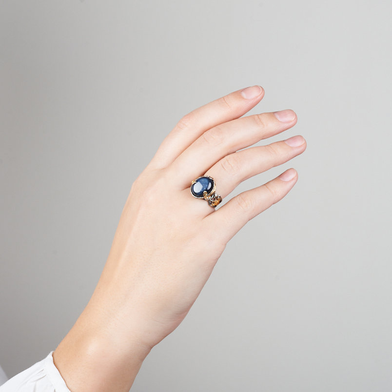 Кольцо звездчатый корунд Нигерия (серебро 925 пр. родир. сер. позолота) размер 17,5