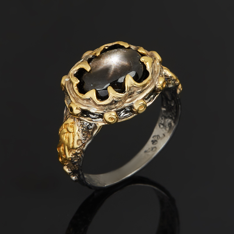 Кольцо звездчатый корунд Нигерия (серебро 925 пр. родир. черн. позолота) размер 17,5