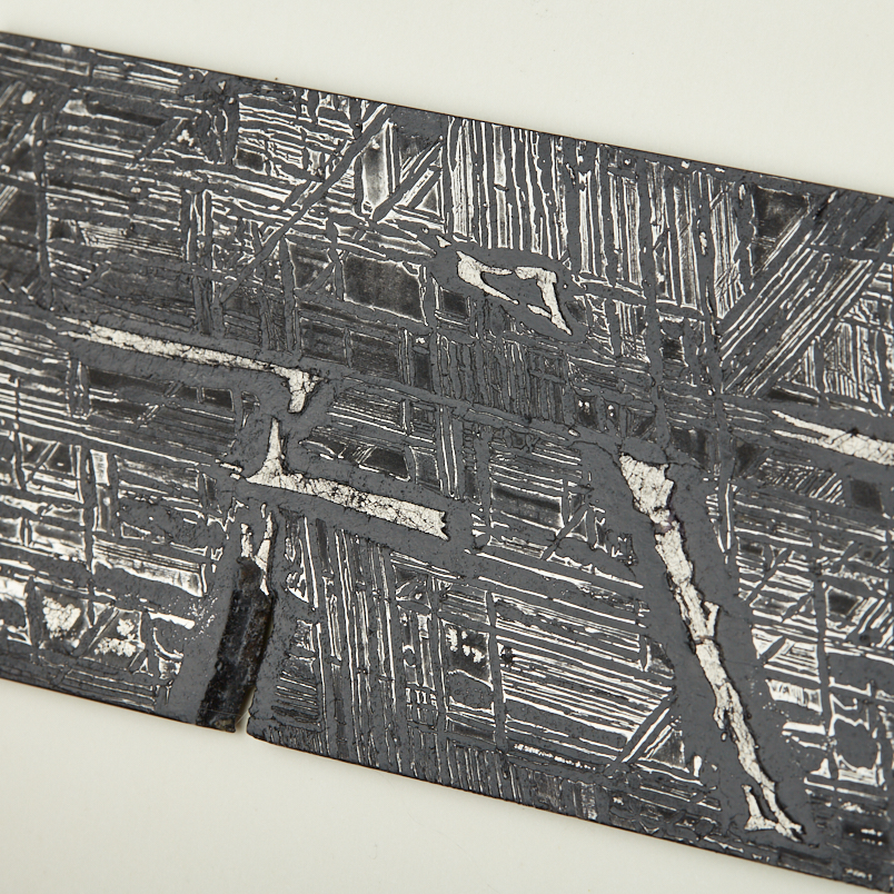 Срез метеорит Китай 9-12&nbsp;см (в рамке)