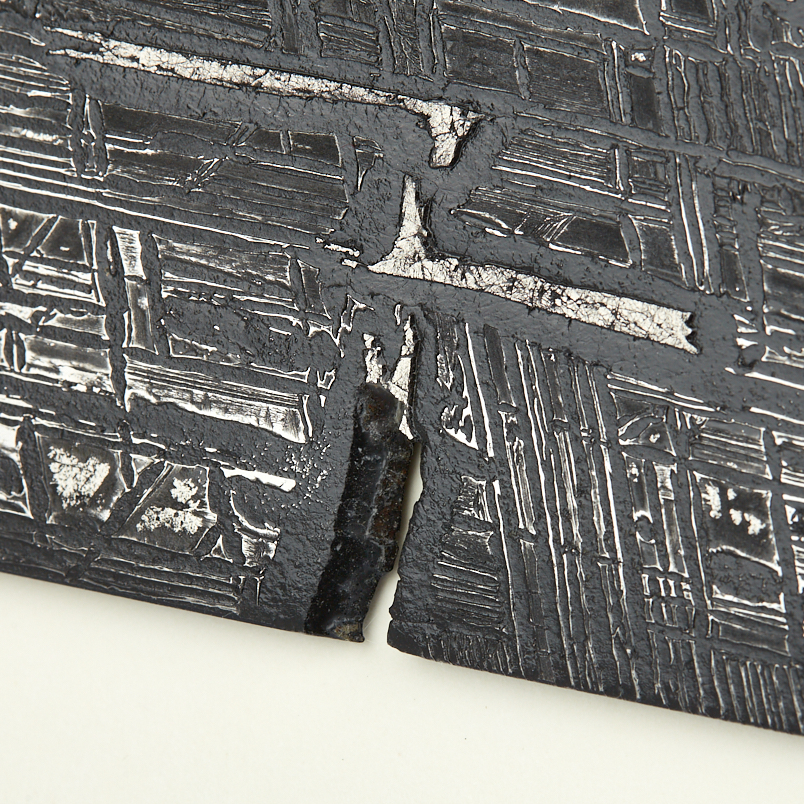 Срез метеорит Китай 9-12&nbsp;см (в рамке)