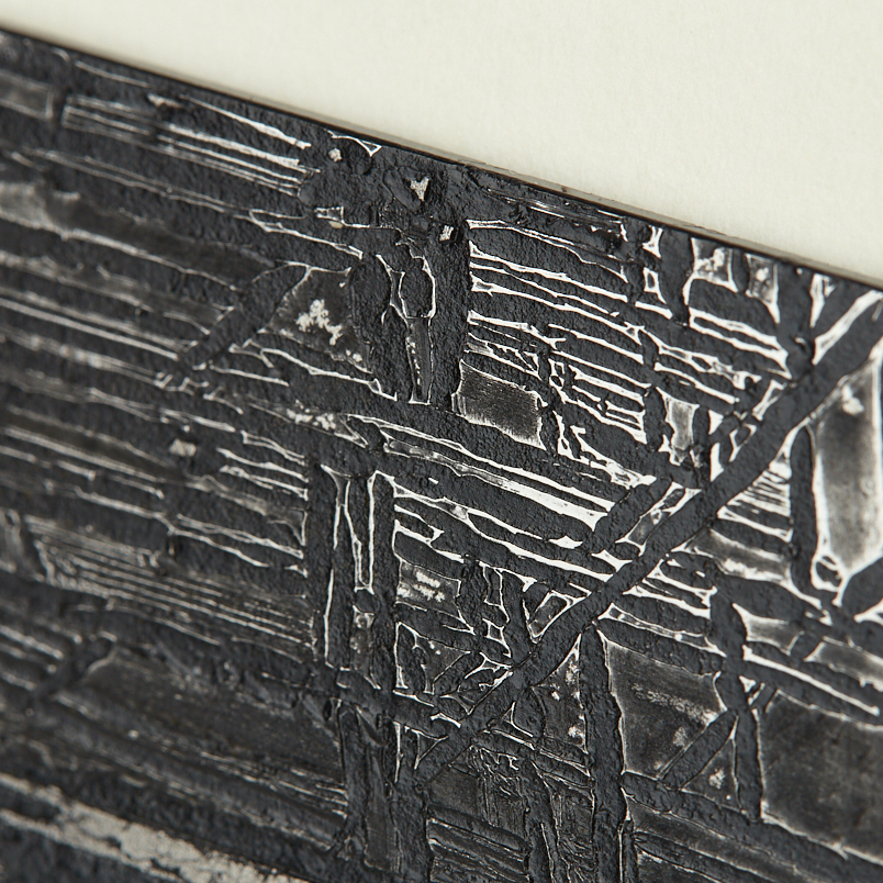 Срез метеорит Китай 9-12&nbsp;см (в рамке)