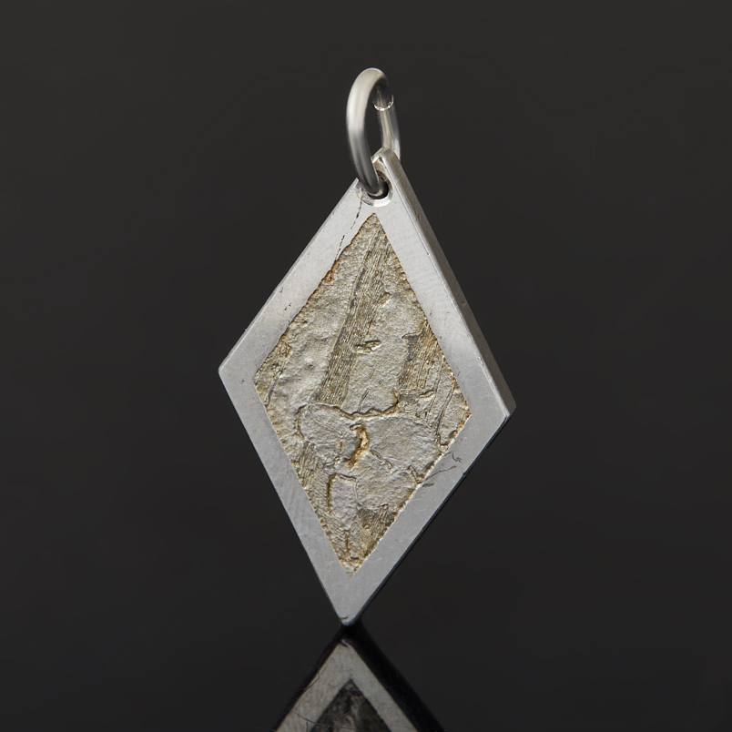 Кулон метеорит (биж. сплав) ромб 3,5 см