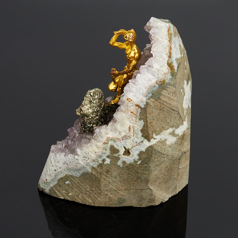 Минералогическая композиция микс аметист, пирит (биж. сплав позолота) 10-12 см