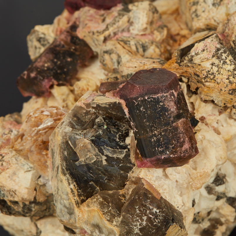 Друза турмалин розовый (рубеллит), раухтопаз Россия (16-20 см)