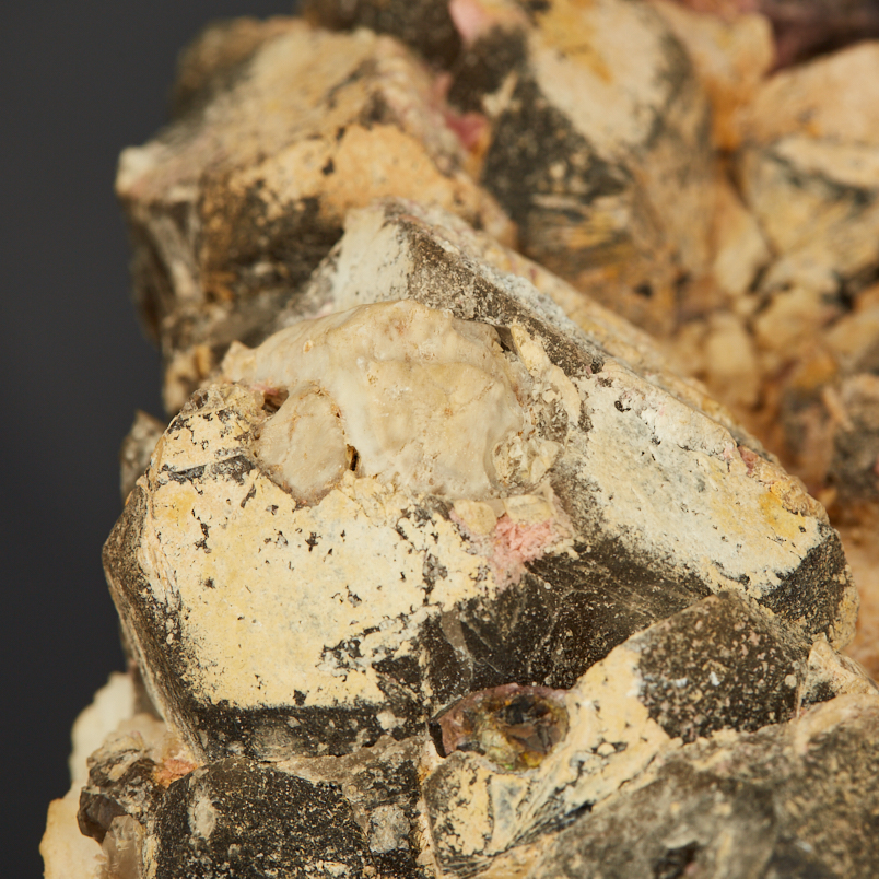 Друза турмалин розовый (рубеллит), раухтопаз Россия (16-20 см)