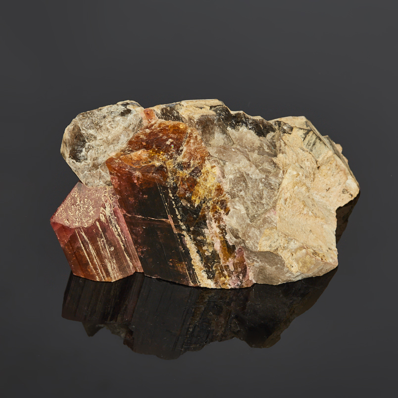 Образец турмалин полихромный Россия (в породе) (12-16&nbsp;см)