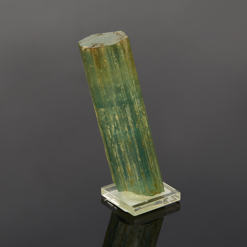 Кристалл аквамарин Россия (ограненный) (7-12 см)