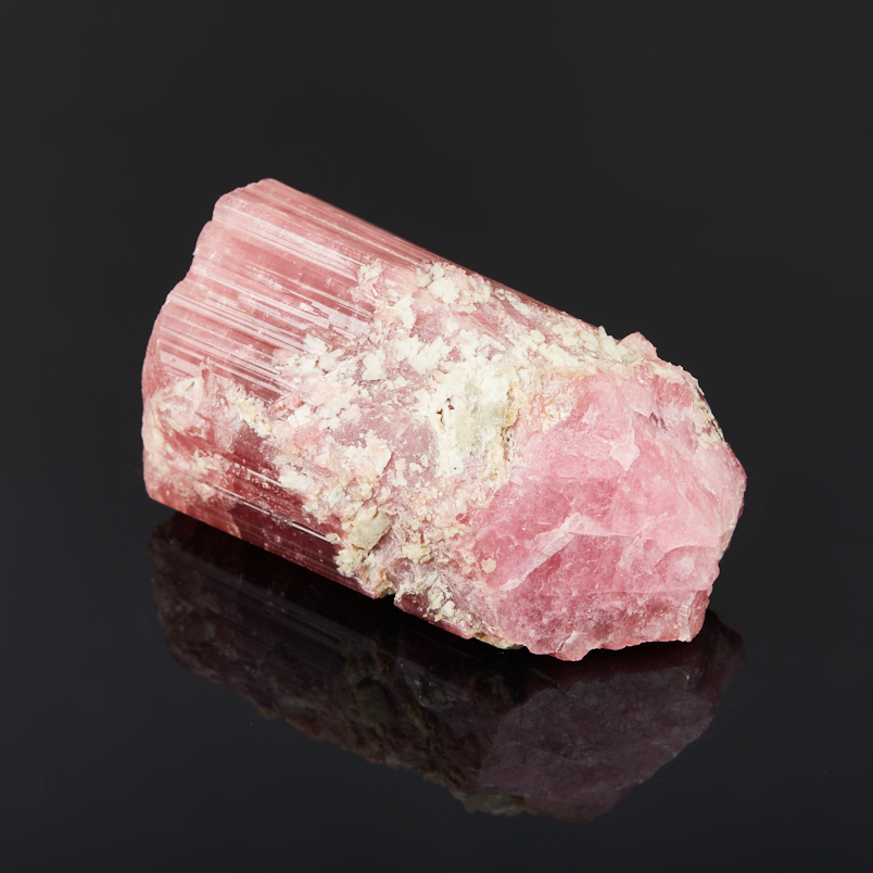 Кристалл турмалин розовый (рубеллит) Россия (4-7 см)