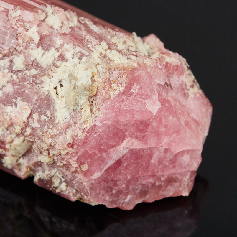 Кристалл турмалин розовый (рубеллит) Россия (4-7 см)