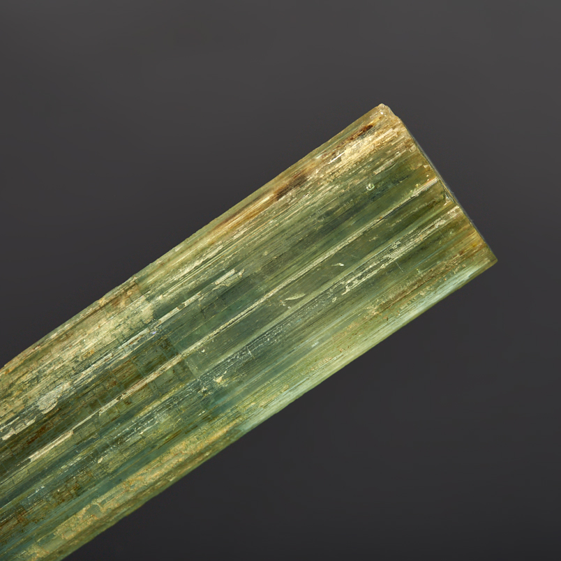 Кристалл аквамарин Россия (ограненный) (7-12 см)