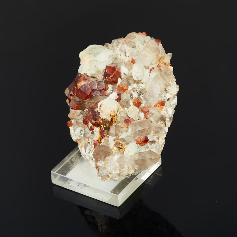 Образец гранат спессартин, раухтопаз Китай (4-7&nbsp;см)