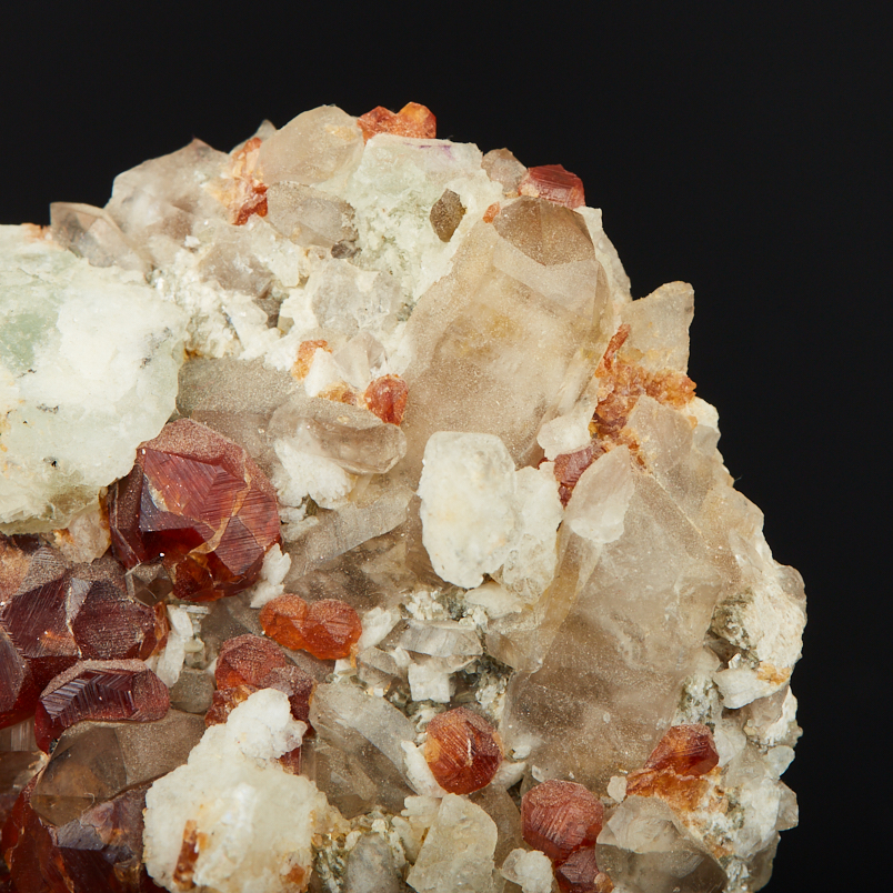 Образец гранат спессартин, раухтопаз Китай (4-7&nbsp;см)