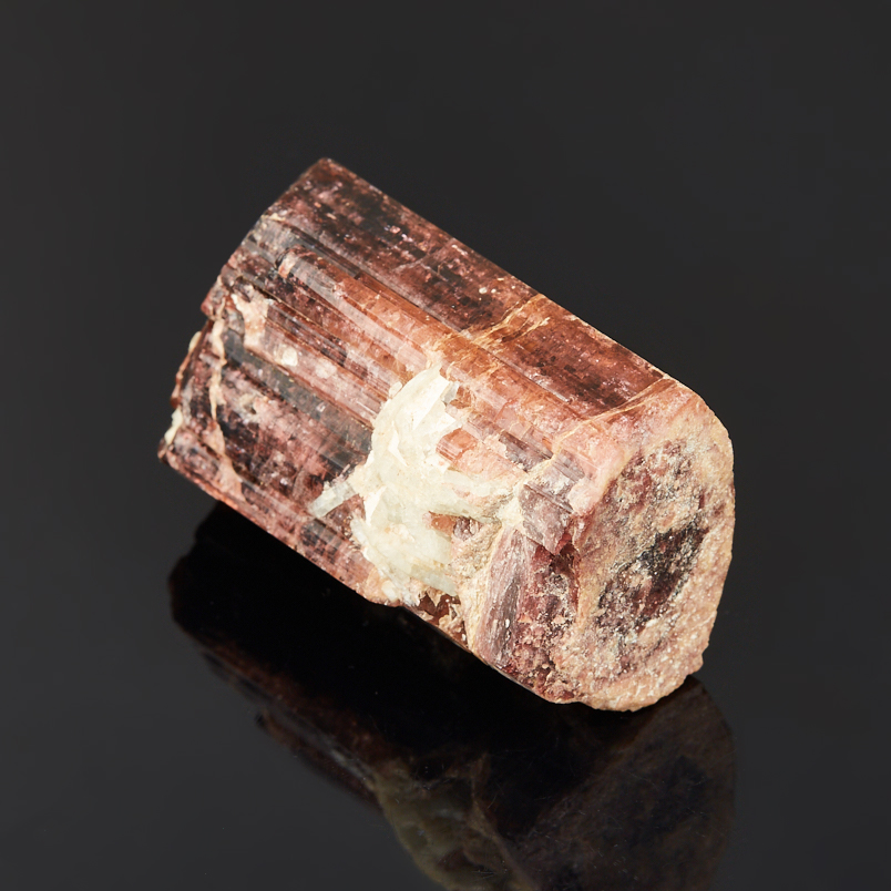 Кристалл турмалин розовый (рубеллит) Россия (4-7 см)