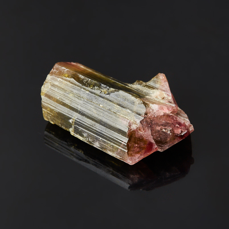 Кристалл турмалин полихромный Россия (3-4 см)