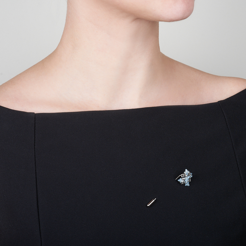 Брошь аквамарин Бразилия (сталь хир.) огранка (булавка)