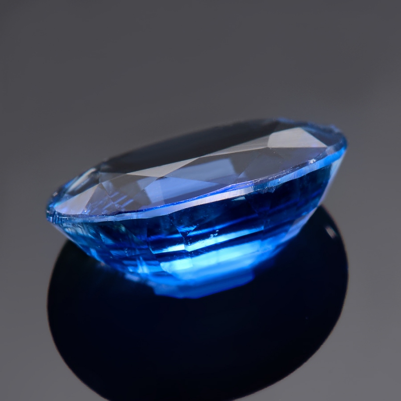 Огранка кианит синий Непал овал 7*9 мм