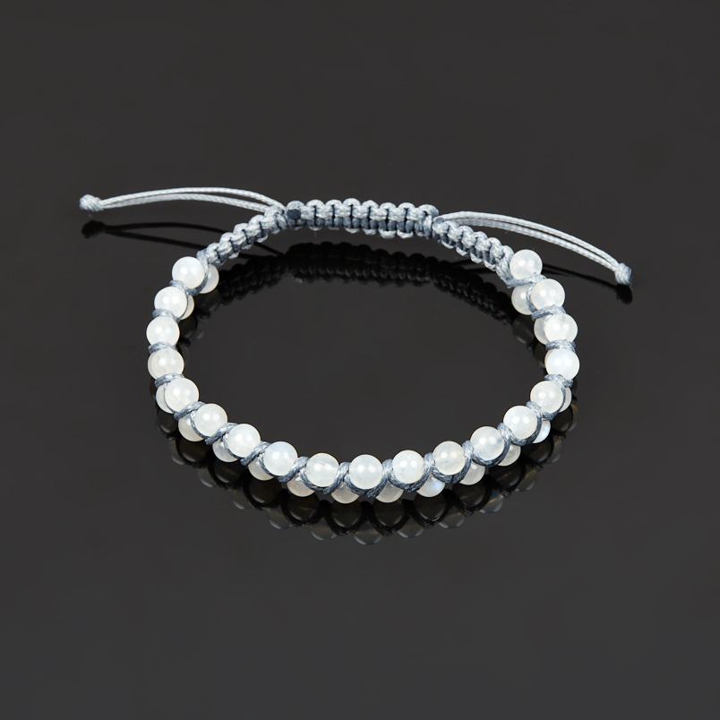 Браслет лунный камень (адуляр) Индия (текстиль) шамбала 4 мм 16 см (регулируемый)