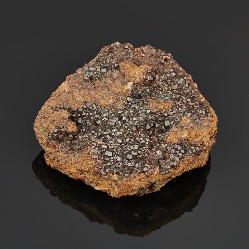 Друза гранат андрадит Россия (7-12&nbsp;см)