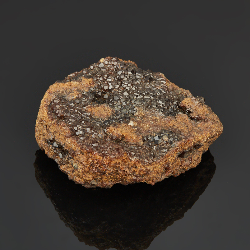 Друза гранат андрадит Россия (7-12&nbsp;см)