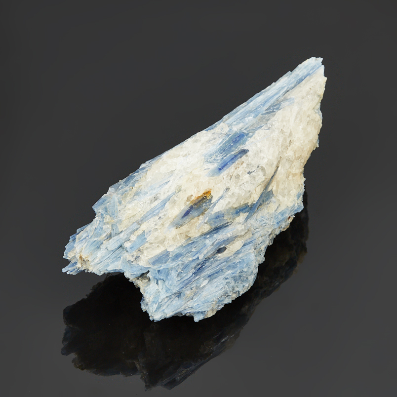 Образец кианит синий Бразилия (в породе) (12-16&nbsp;см)