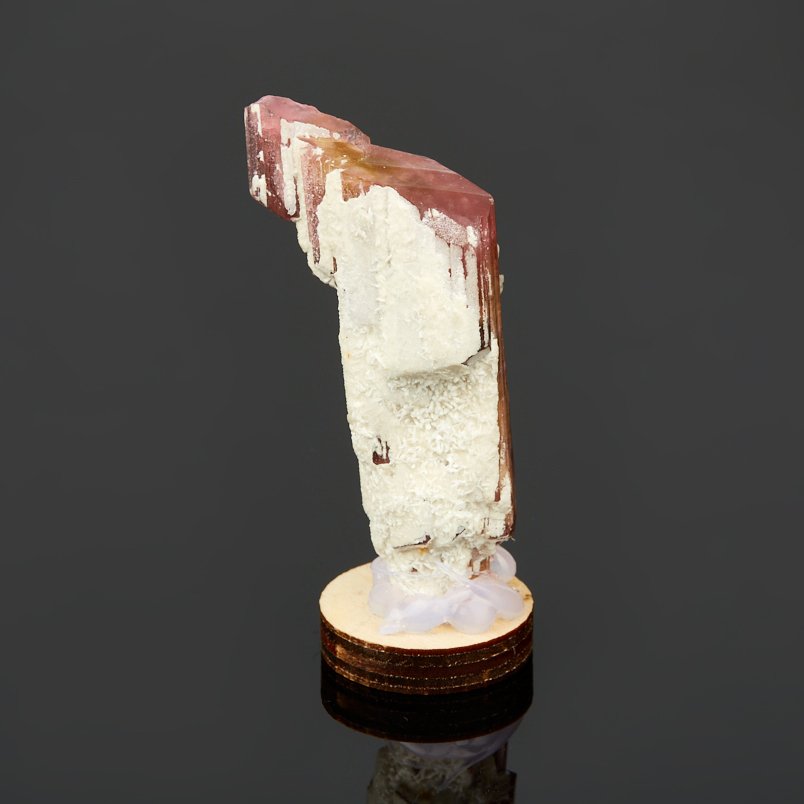 Кристалл турмалин розовый (рубеллит) Россия (4-7&nbsp;см) (на подставке)