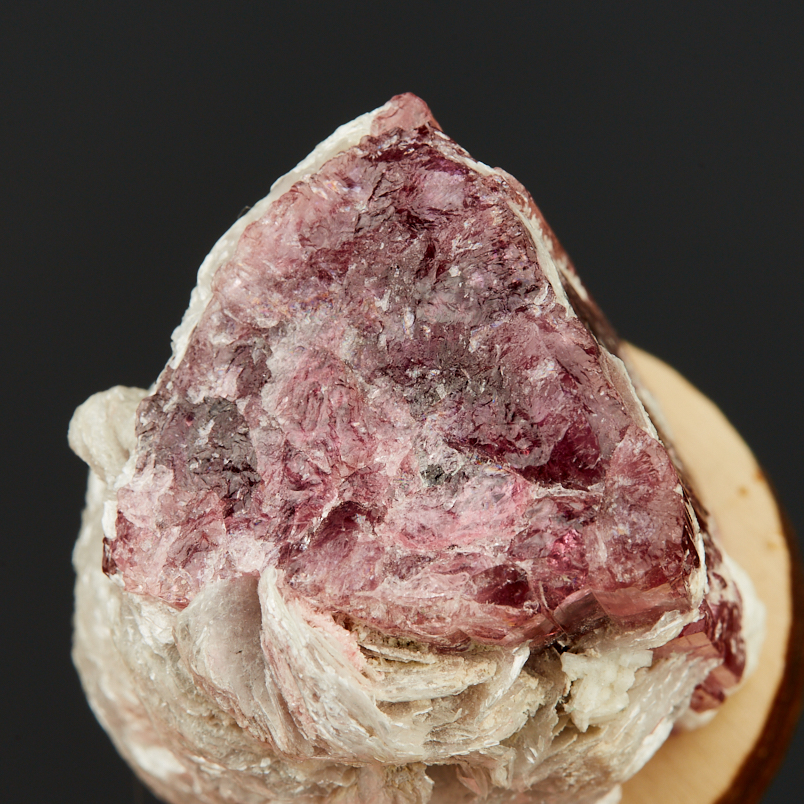 Кристалл турмалин розовый (рубеллит) Россия (3-4&nbsp;см) (на подставке)