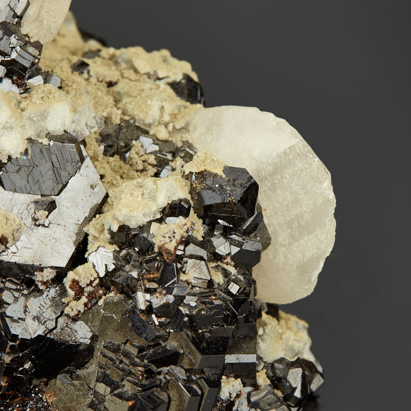 Образец микс кальцит, сфалерит, оптический флюорит 9-12&nbsp;см