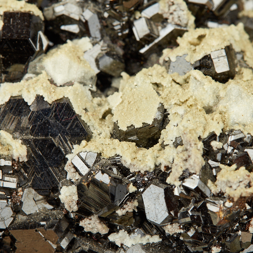 Образец микс кальцит, сфалерит, оптический флюорит 9-12&nbsp;см