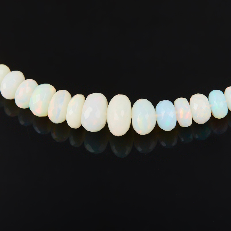 Бусы опал благородный белый Эфиопия (сталь хир.) огранка 46 см (+7 см)