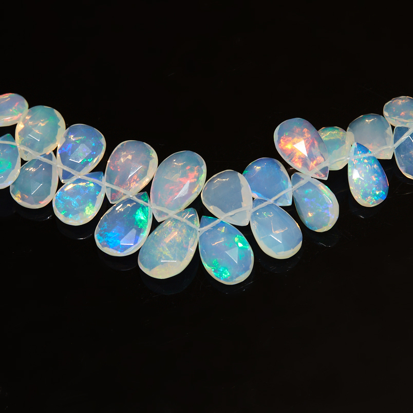 Бусы опал благородный белый Эфиопия (сталь хир.) огранка 42 см (+7 см)