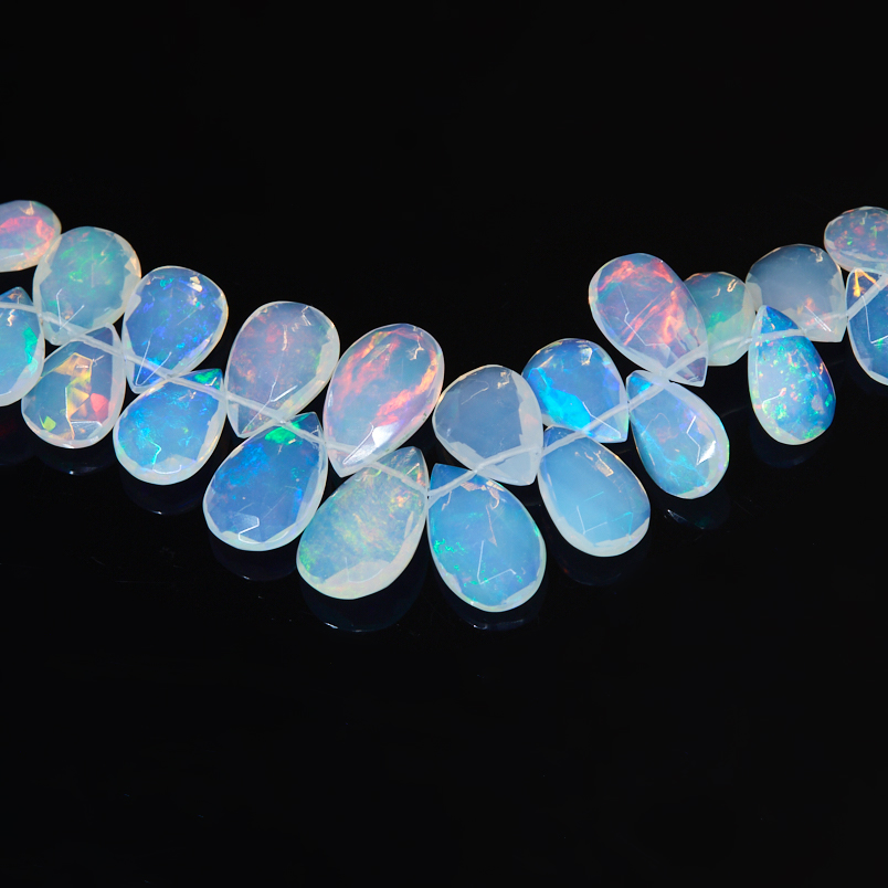 Бусы опал благородный белый Эфиопия (сталь хир.) огранка 42 см (+7 см)