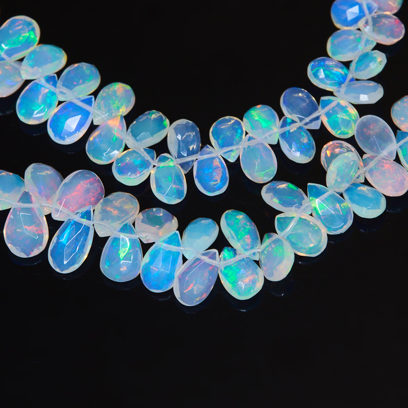 Бусы опал благородный белый Эфиопия (сталь хир.) огранка 42 см (+7 см)