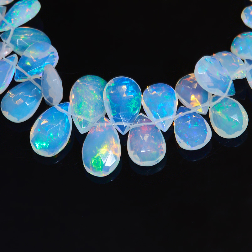 Бусы опал благородный белый Эфиопия (сталь хир.) огранка 42 см (+7 см)