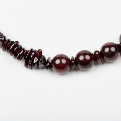 Бусы гранат альмандин Индия (сталь хир.) 10 мм 46 см (+7 см)