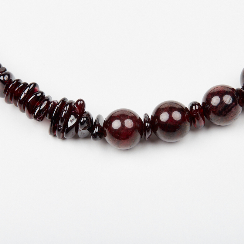 Бусы гранат альмандин Индия (сталь хир.) 10 мм 46 см (+7 см)