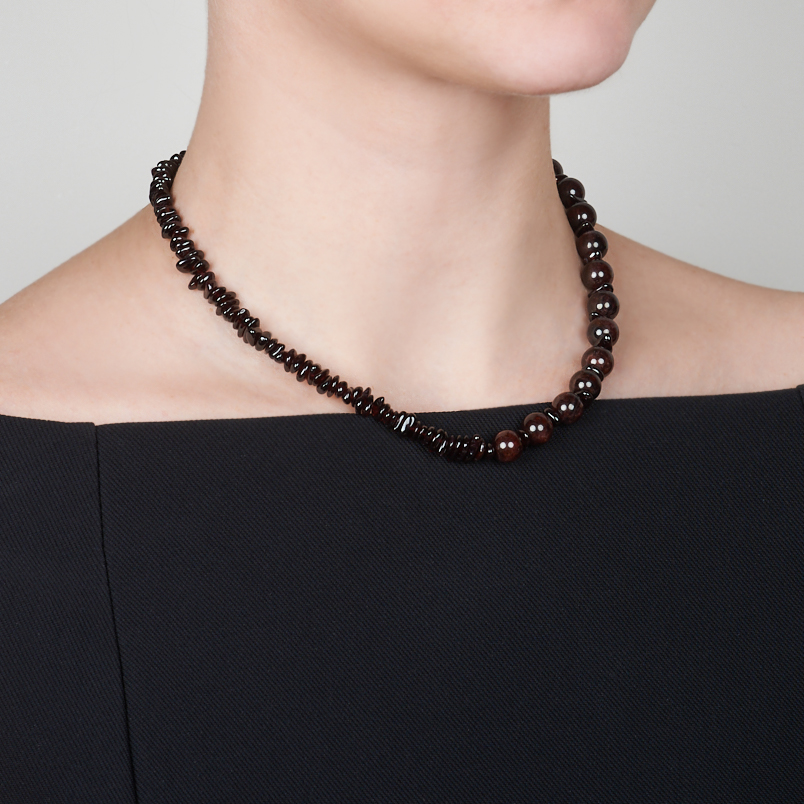 Бусы гранат альмандин Индия (сталь хир.) 10 мм 46 см (+7 см)