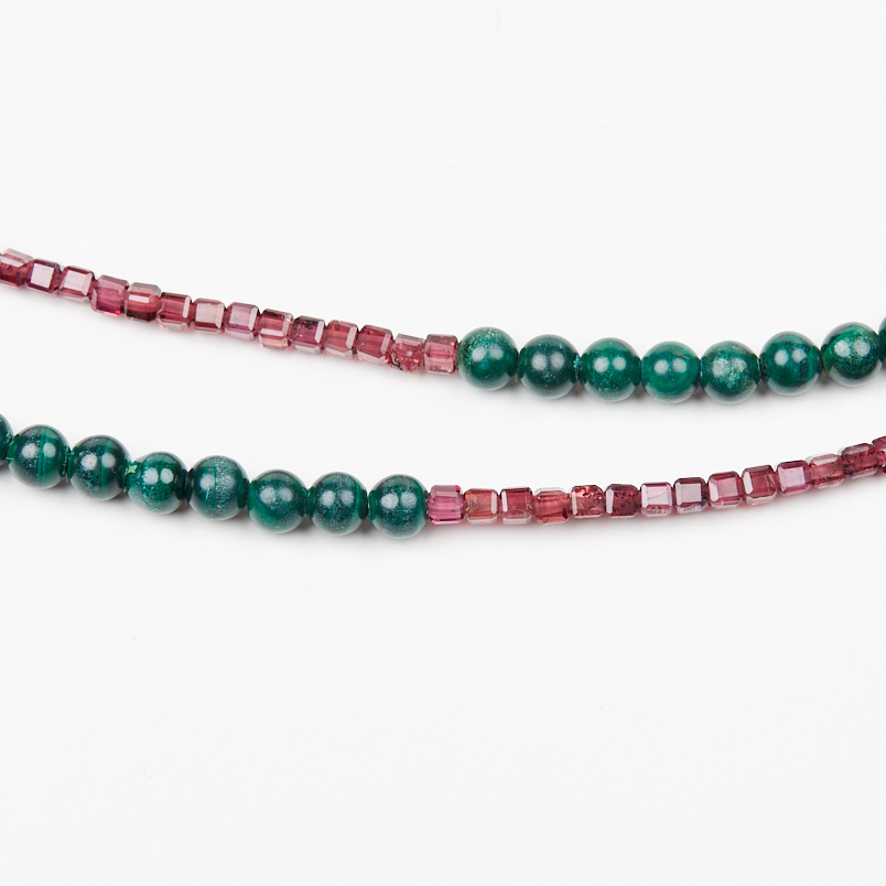 Бусы микс гранат, малахит (сталь хир.) длинные 127 см