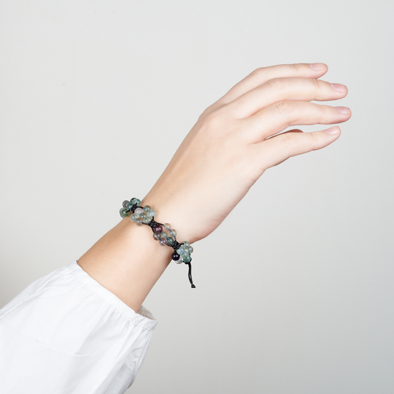 Браслет флюорит (текстиль) шамбала 6 мм 16 см (регулируемый)