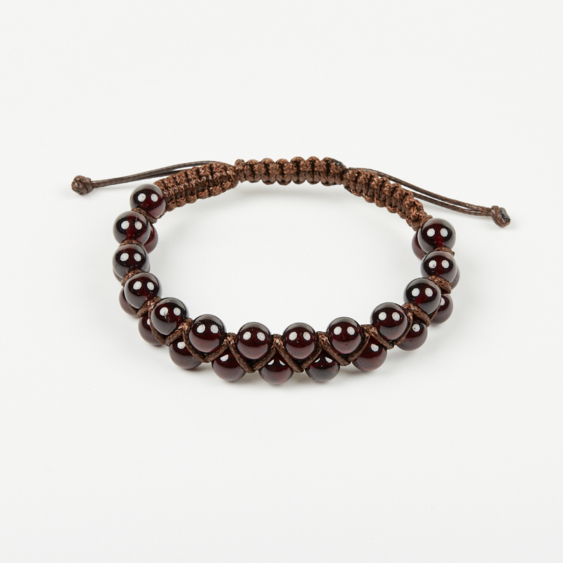 Браслет гранат альмандин Индия (текстиль) шамбала 7 мм 18 см (регулируемый)