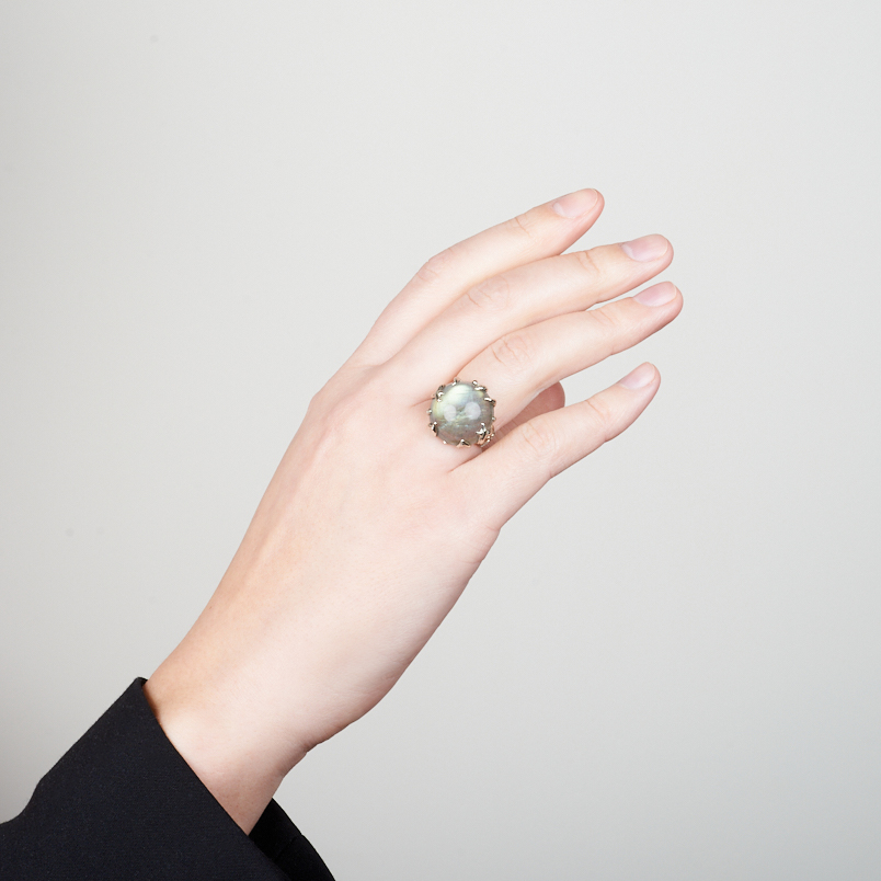 Кольцо лабрадор Мадагаскар (нейзильбер) размер 17,5