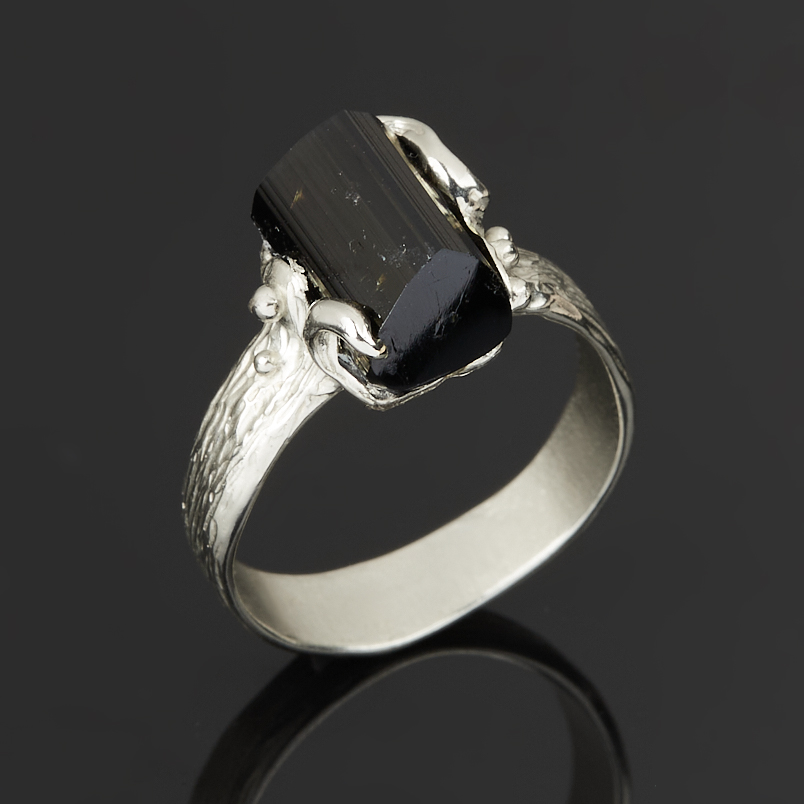 Кольцо турмалин черный (шерл) Россия (нейзильбер) размер 18,5