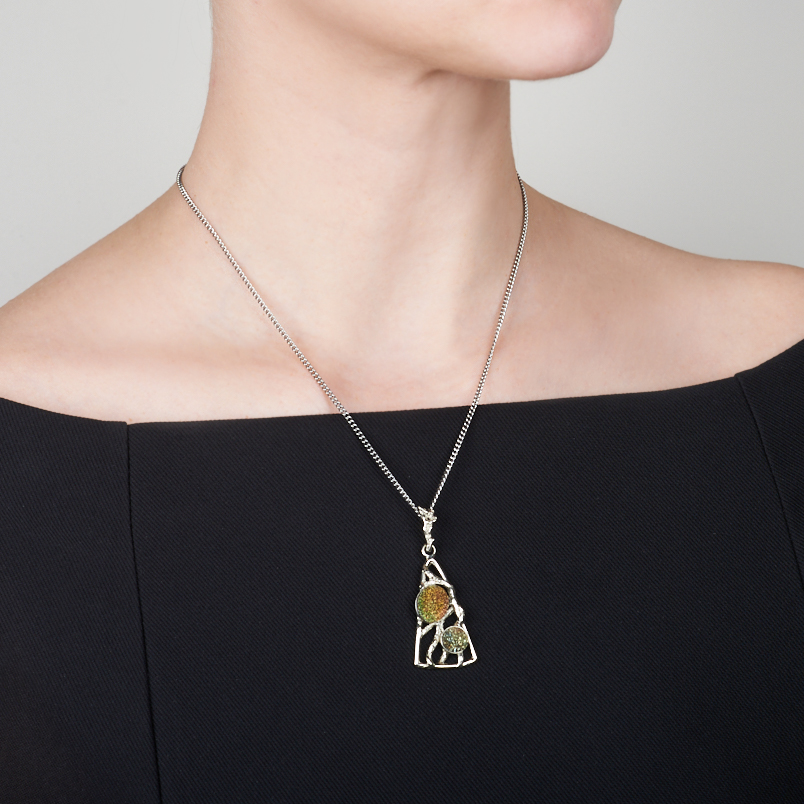 Кулон спектропирит Россия (нейзильбер) 5,5&nbsp;см