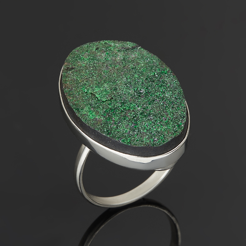 Кольцо гранат уваровит (дублет) Россия (нейзильбер)  размер 18