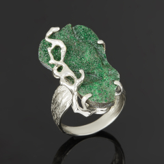 Кольцо гранат уваровит (дублет) Россия (нейзильбер) размер 17,5