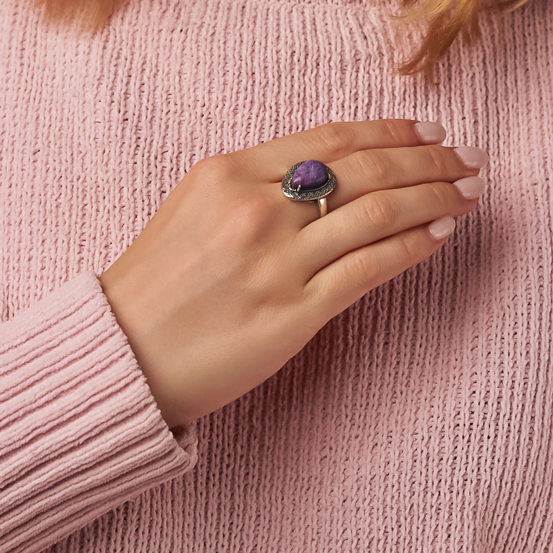 Кольцо чароит Россия (серебро 925 пр. оксидир.) размер 18